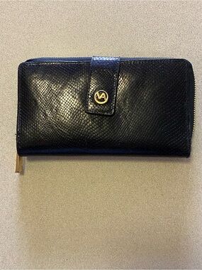 Valentini Black Wallet with Gold Accent - Women's Zip ClutchV